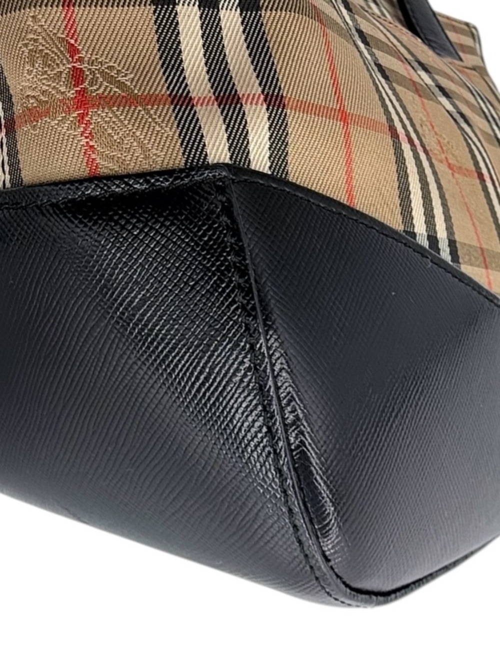 Burberry Haymarket Check canvas-Tote W/COA Giftable condition! - Picture 6 of 16